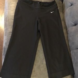 ✨Cropped Nike pants ✨